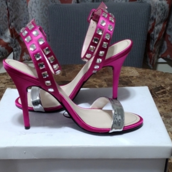 😍Super Adorable NWB Caparros Shoes - Picture 1 of 9